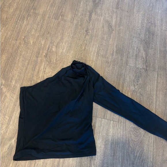 Abercrombie one shoulder rose top - Picture 2 of 2